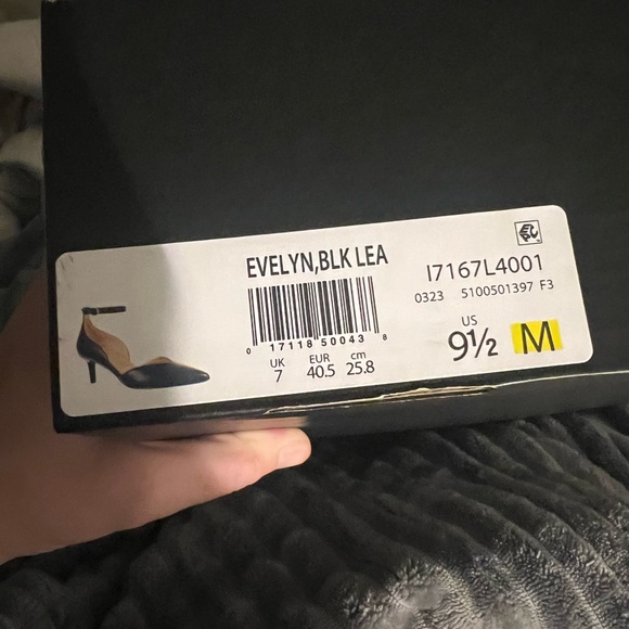 New In Box Naturalizer Evelyn Pumps Size 9.5 - Picture 3 of 3